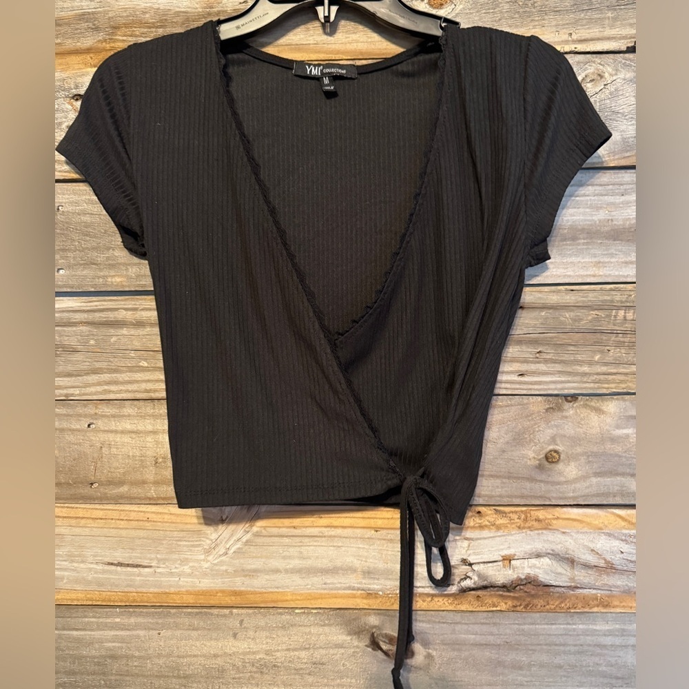 YMI - medium black top-V neck- wrap tie